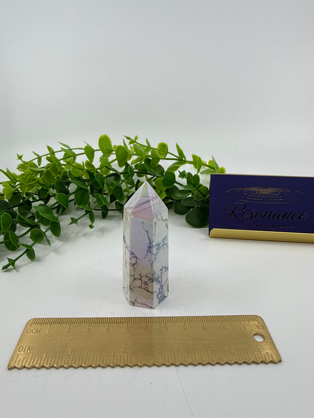Aura Howlite Tower (Opt E)